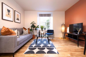 JOIVY Stylish 1 bed flats with communal garden in New Town